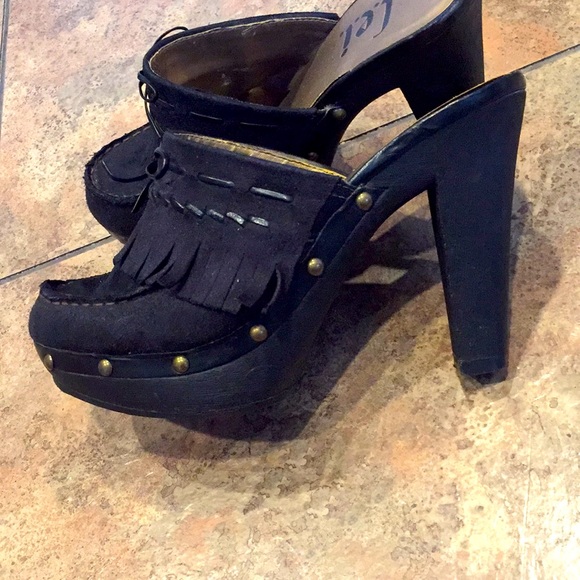 Vintage 90’s platform clogs faux suede fringe 7
